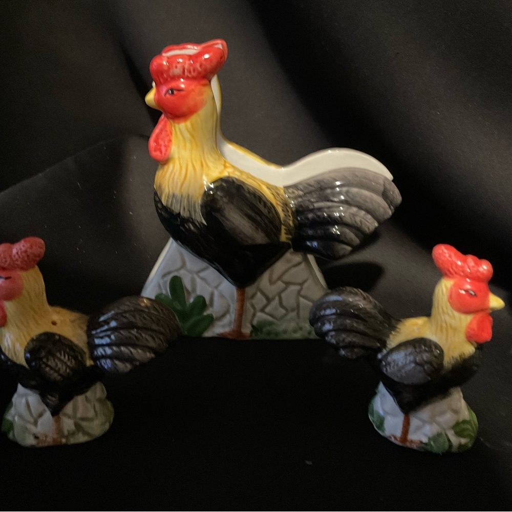 Colorful Rooster Salt Pepper & Napkin Holder Figurine Set - Picture 6 of 9